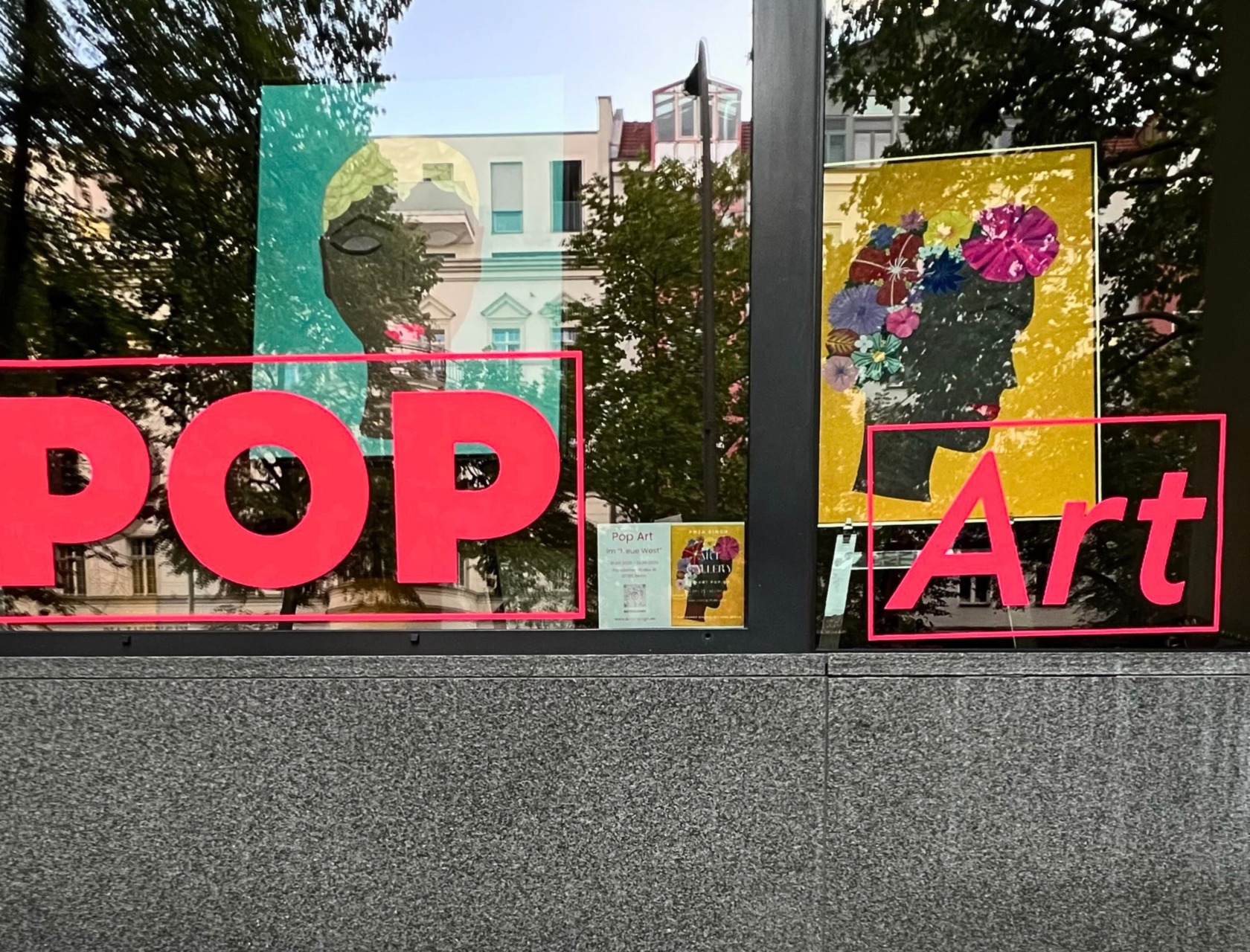 Pop Art Ausstellung Schaufenster